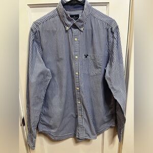 American Eagle blue and white striped long-sleeve button-down shirt Size M